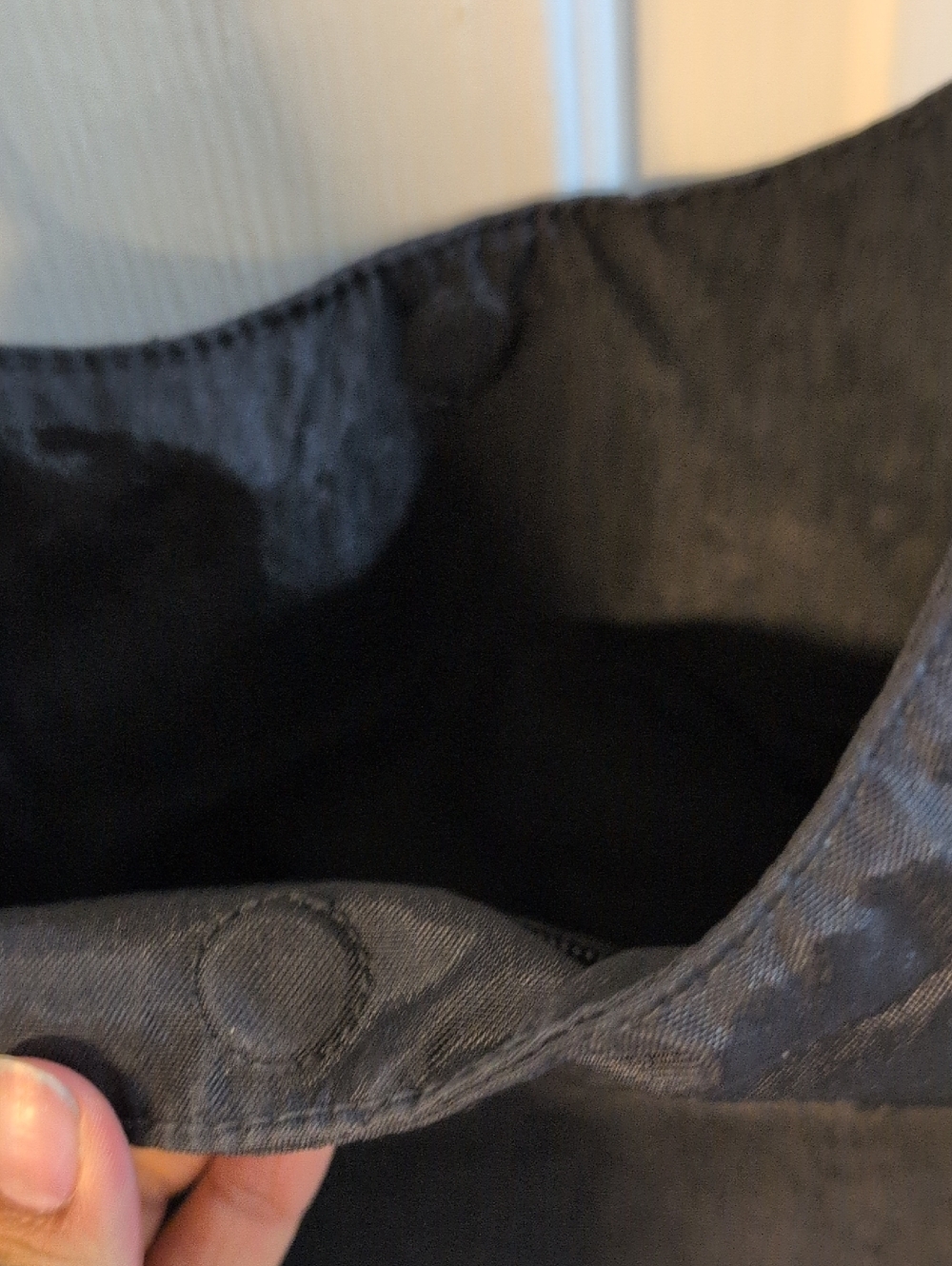 Small Nylon Sling Baggu - Picture 7 of 11